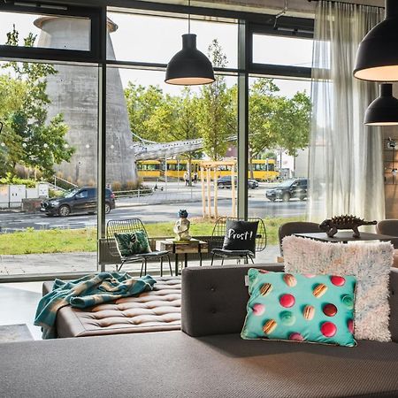 Moxy Stuttgart Feuerbach Hotel Bagian luar foto