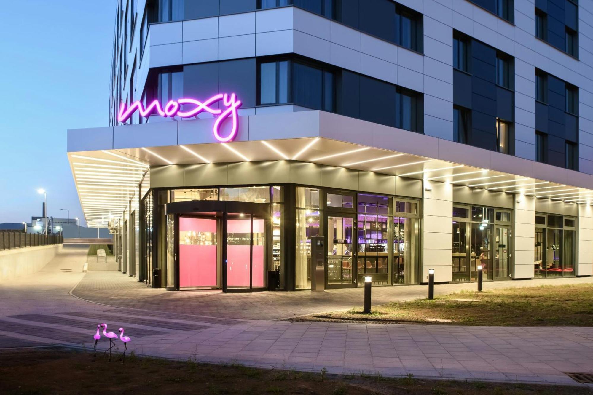 Moxy Stuttgart Feuerbach Hotel Bagian luar foto